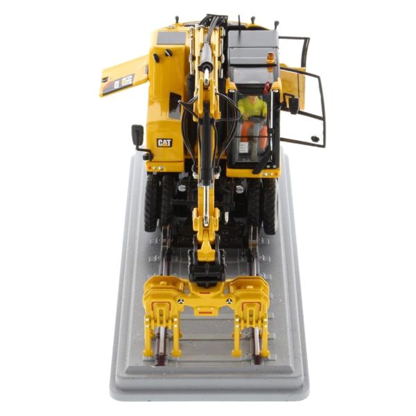 CAT 568 GF ROAD BUILDER SCALE 1:50 - CTP Store